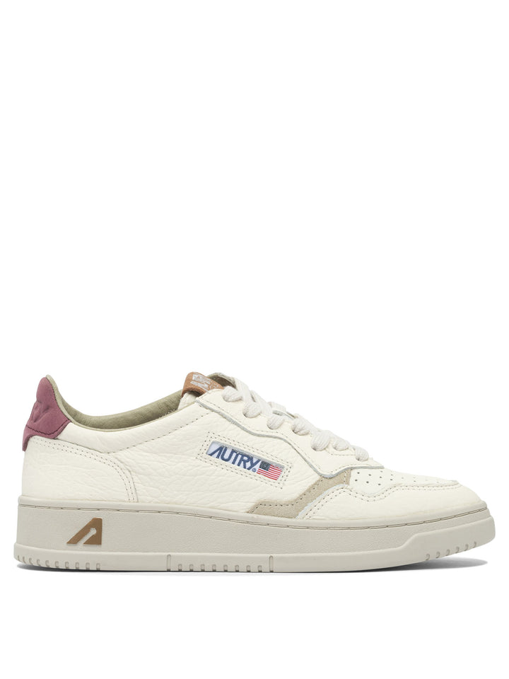 Autry Medalist Low Sneakers & Slip-On - White | 78ce043fbac9c1cd4666ea69b8b6ee64f718a98f
