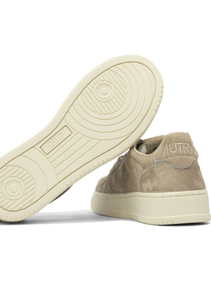 Autry Medalist Low Sneakers & Slip-On - Beige | d5eeb1f048ab45da7311167b37c55295491952ab