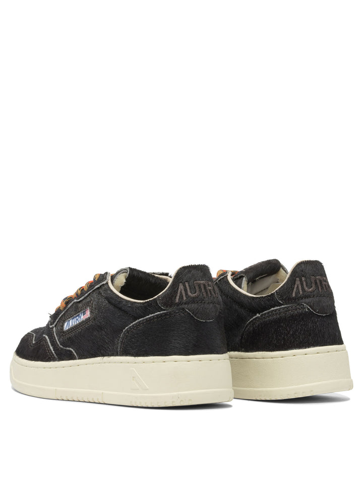 Autry Medalist Low Sneakers & Slip-On - Black | 4263000f016b8260303b8b3a484a0fcb5ac484f2