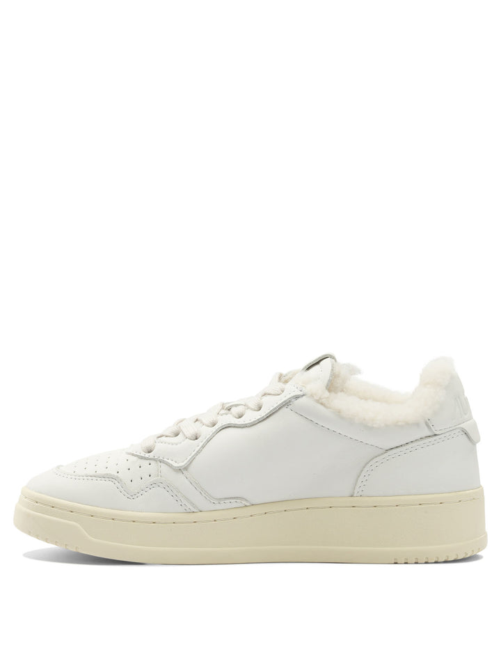 Autry Medalist Low Sneakers & Slip-On - White | 4511c4791eebb68b6406c74a8951f68f73616770