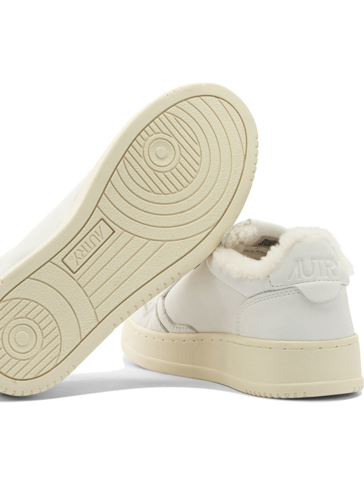 Autry Medalist Low Sneakers & Slip-On - White | 36d74548f8bb6aa7bc984143165b47fbfbf0f5c6