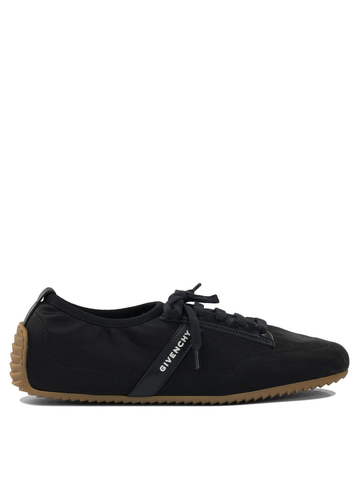 Givenchy Slim Sneakers & Slip-On - Black | 602eab0320576e4aa4738c057fe55416d04be9a3