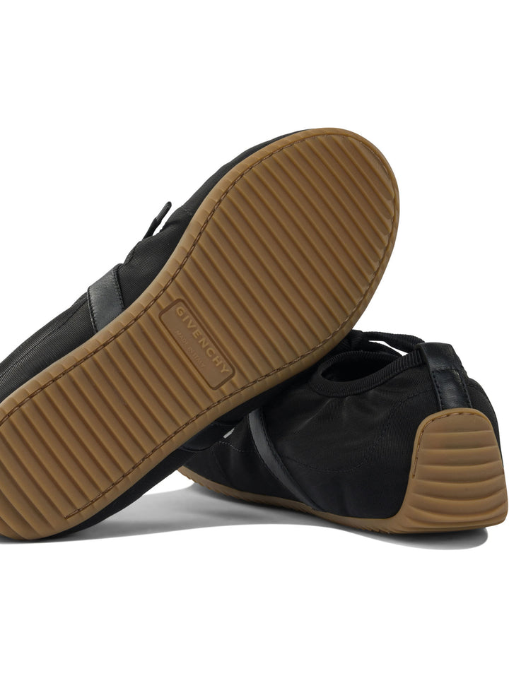 Givenchy Slim Sneakers & Slip-On - Black | cfeb8183233ae7d235a4efb19d715698a155b822