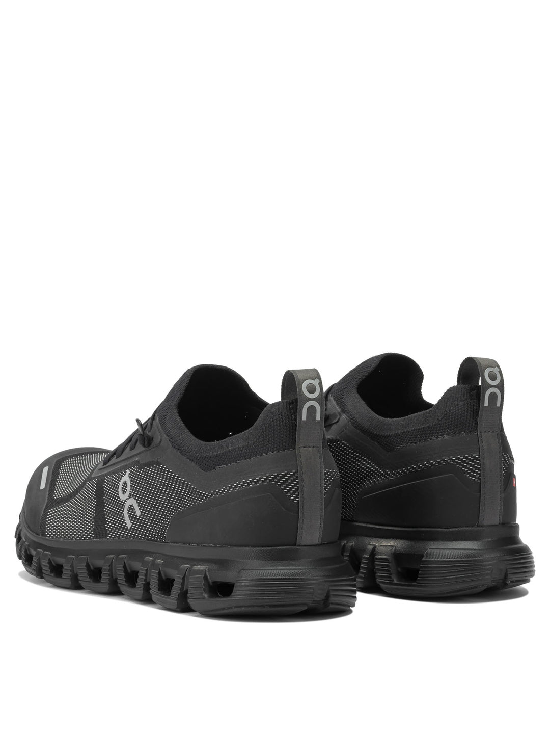 On Running Cloud 6 Versa Sneakers & Slip-On - Black | 7c557331f17514bf8103f3f87423a9cb5d0a7ca9