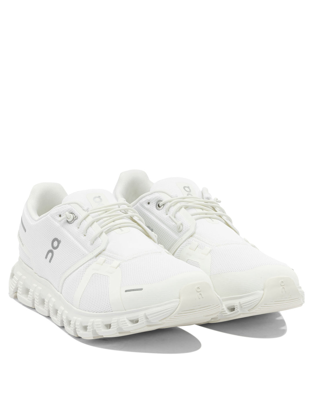 On Running Cloud 6 Sneakers & Slip-On - White | 10f460edcca5620874579246c26e80892aaaffd9