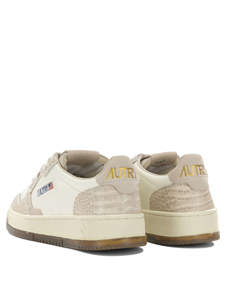 Autry Medalist Low Sneakers & Slip-On - Beige | cccbe22adb333a7c45b6e4e9d6971e9fc94eed9f