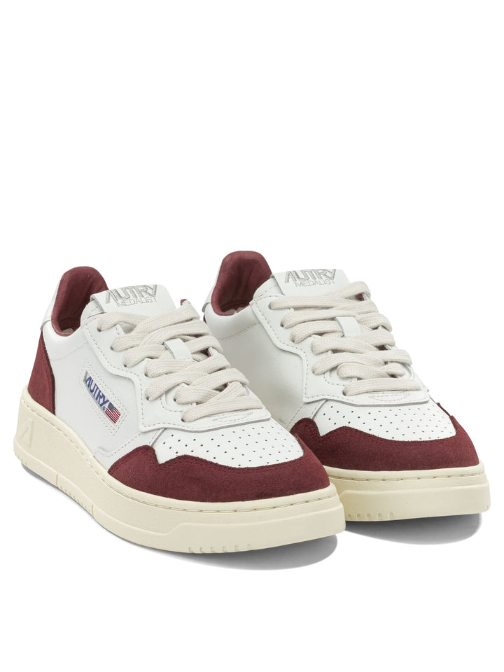 Autry Medalist Low Sneakers & Slip-On - White | c45079339dc03b7f386e42315a40cb0075da3197