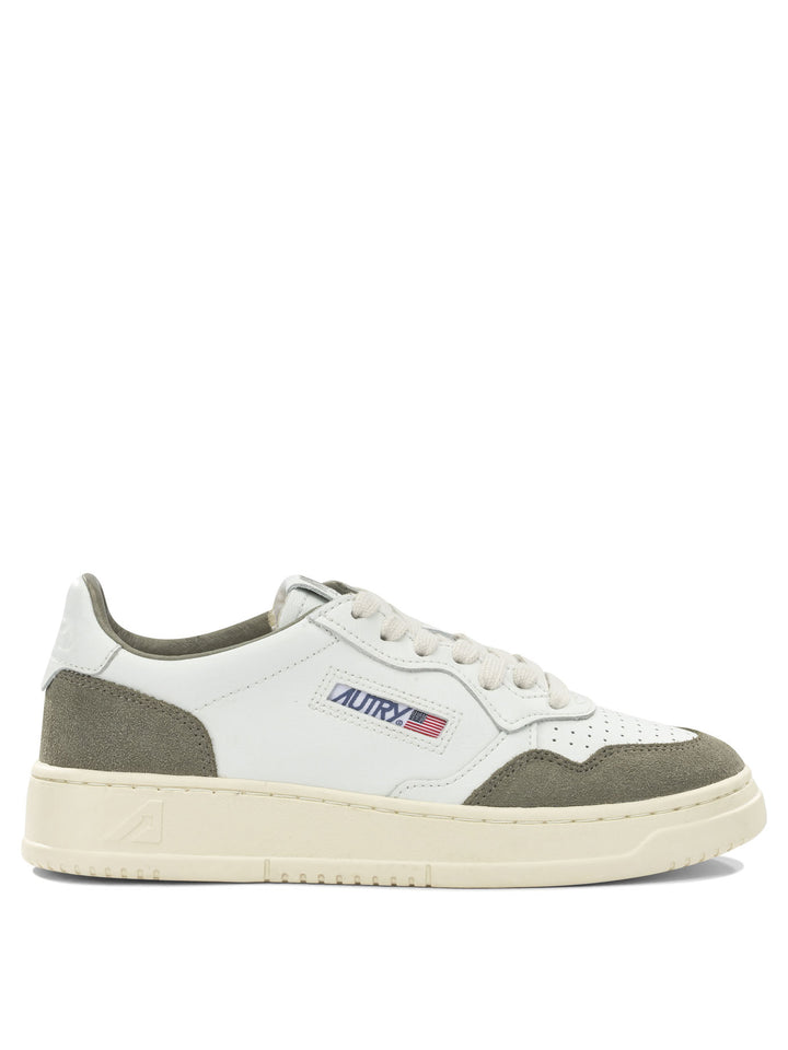Autry Medalist Low Sneakers & Slip-On - White | d61e120c17411da8970db1dfc02c5e53e07726d7