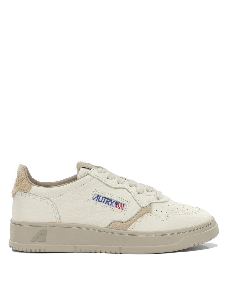 Autry Medalist Low Sneakers & Slip-On - Beige | a8298d9052adfbb7bc0510cb33ddc47d72877ee1