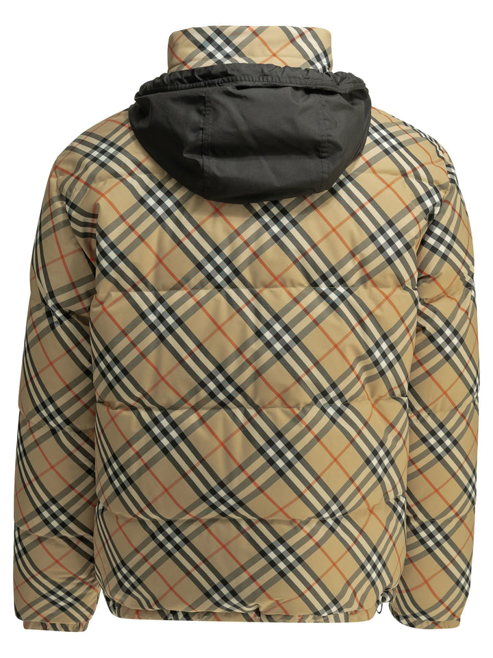 Burberry Snowdon Check Reversible Jackets and Coats - Beige | 9b0c84e0526e4ea40aadfd8265af76024edd102e