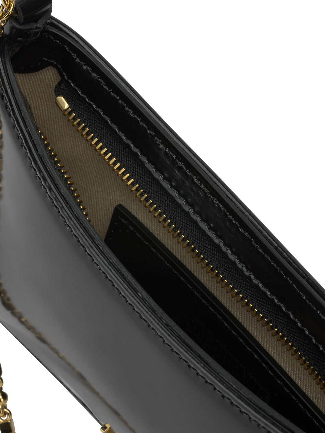 Jacquemus Le Petit Bisou Chaine Shoulder Bags - Black | d77b8008ba1ddbe71e4cf4879bf818d0819e9ee8