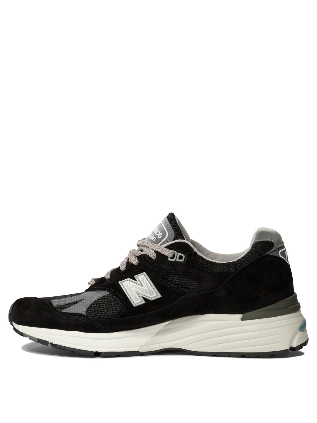 New Balance Made In Uk 991v2 Sneakers & Slip-On - Black | 01b8b919581ccf0c3534a6ffb4b6ede116531075