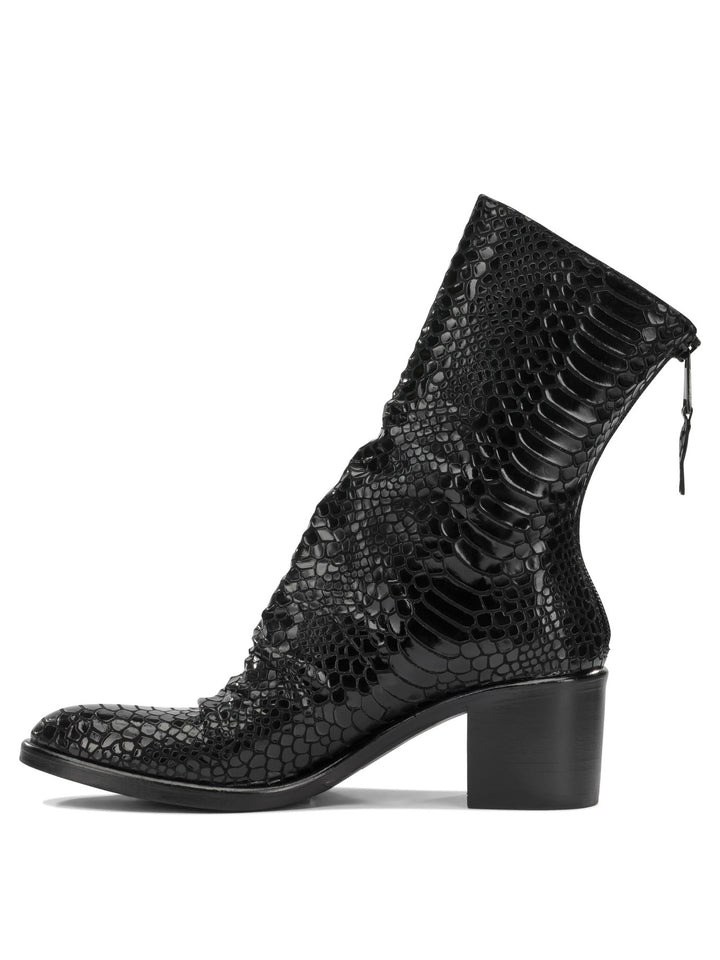 Strategia Boots & Ankle Boots Boots and Ankle Boots - Black | 9eeade5633a98706cae734e823a432bd2955a9f5