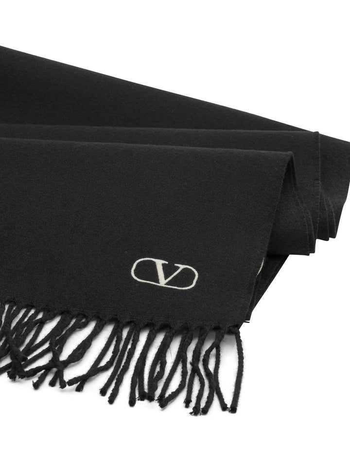 Valentino Garavani Vlogo Sciarpe & Foulard - Black | a450d30c5888e04ee9063076d08810702a547bf8