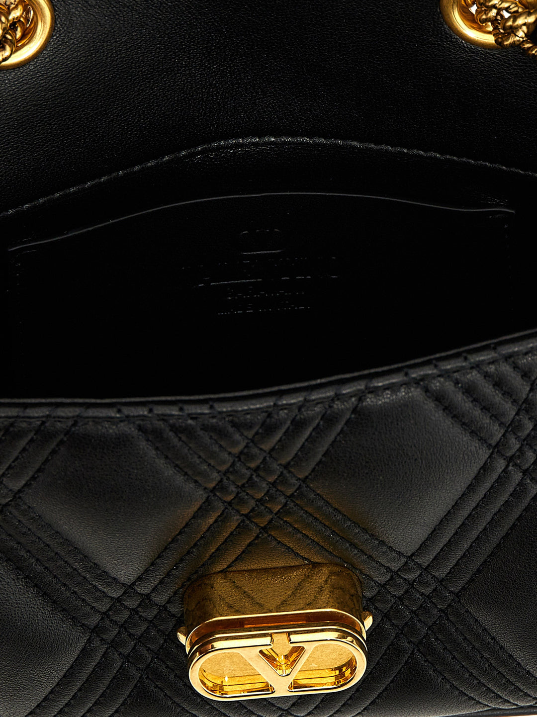 Valentino Garavani Quiltie 67 Shoulder Bags - Black | de48353fe76c6ad76f3600fb3abfd545a2ef7790