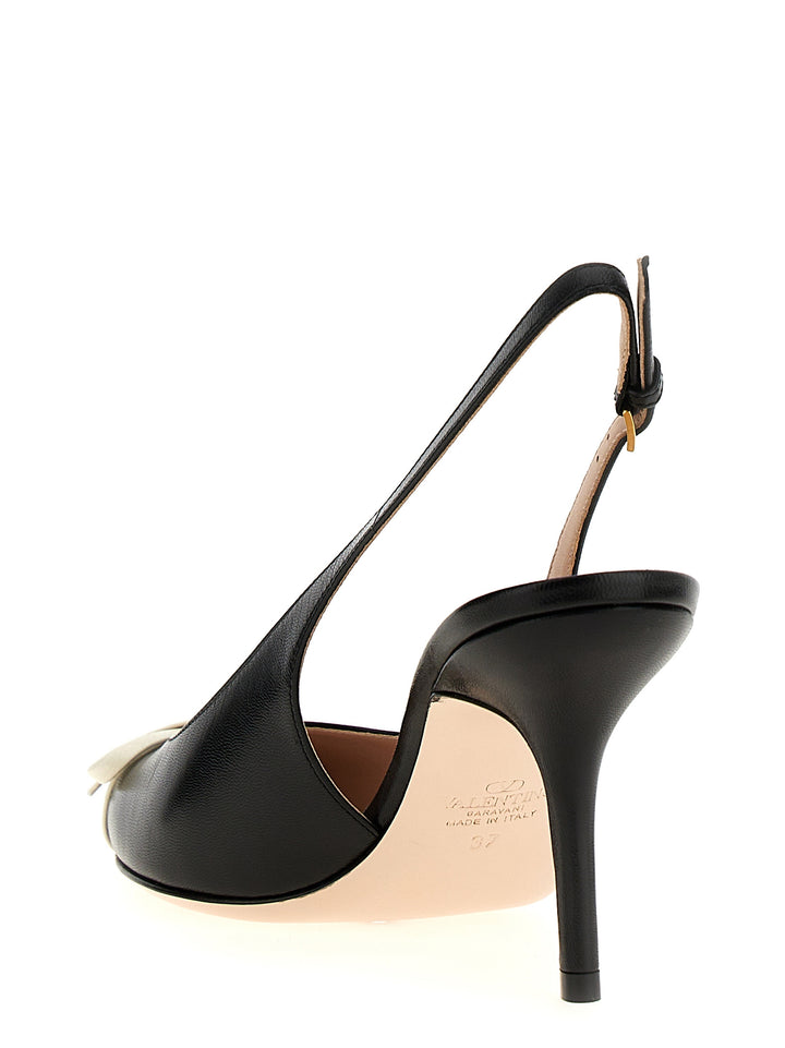 Valentino Garavani Vlogo Signature Pumps - White/Black | 4cc5822e6a3eaf9e42270c426cfd35b108420edc