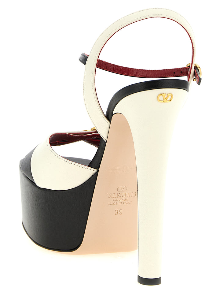 Valentino Garavani Crasher Sandals - White/Black | 6712e52905ac0a8e1885321c2cc9c1b31f0ce2c0